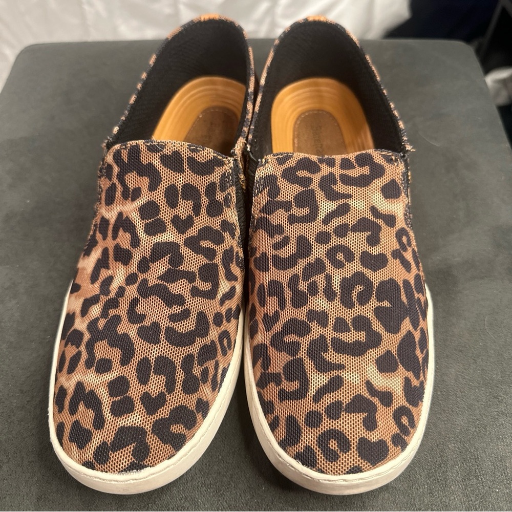 Size 7.5 - Bear Traps Yadier Slip-On Women’s Leopard Print - Picture 2 of 10